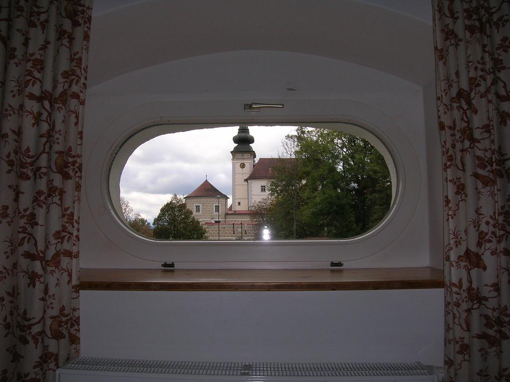 Schlossbrauerei Weinberg - Erste Ooe. Gasthausbrauerei Kefermarkt Bilik gambar